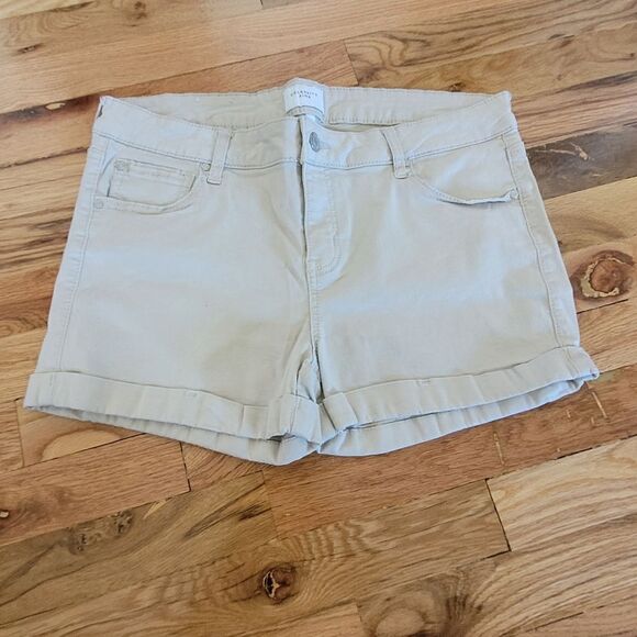 🤸‍♀️3 for 12🤸‍♂️ Celebrity Pink Cuffed Shorts 13 - Picture 1 of 5